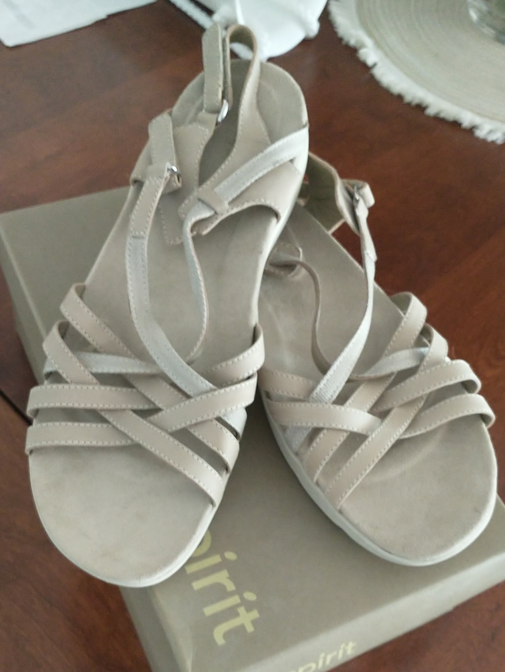 Easy Spirit Savasanat Tan Sandals